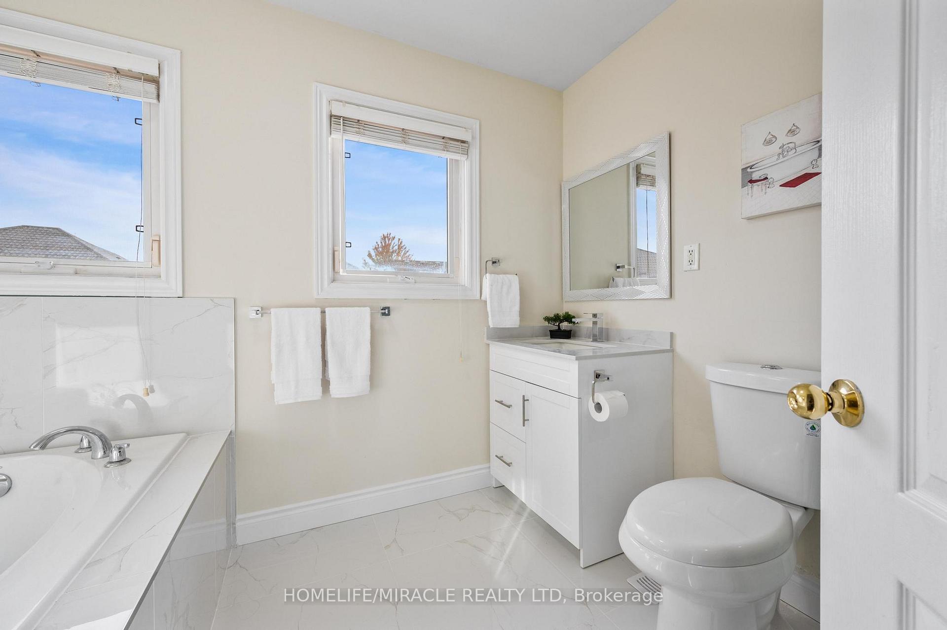 Photo 18 of 44 Wellsprings Drive, Brampton, Madoc — HOMEH