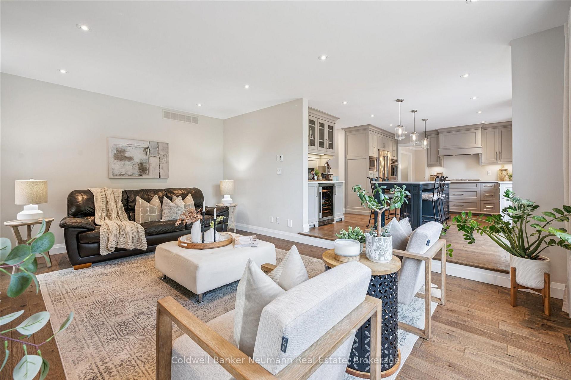 Photo 8 of 14 Bathgate Drive, Guelph, Kortright East — HOMEH