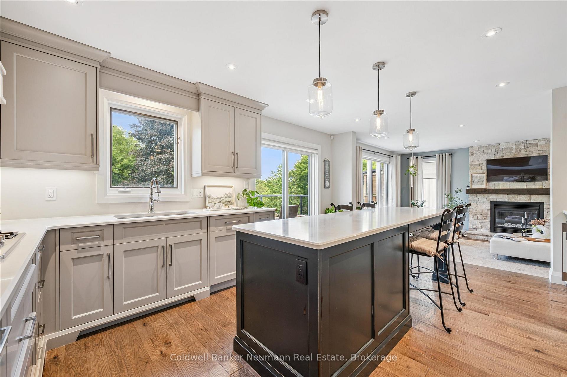 Photo 12 of 14 Bathgate Drive, Guelph, Kortright East — HOMEH