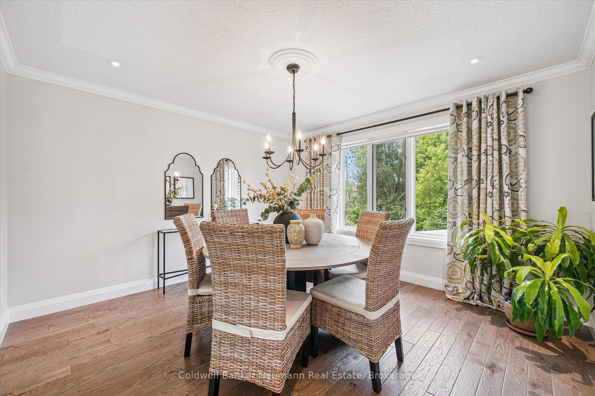 Photo 13 of 14 Bathgate Drive, Guelph, Kortright East — HOMEH
