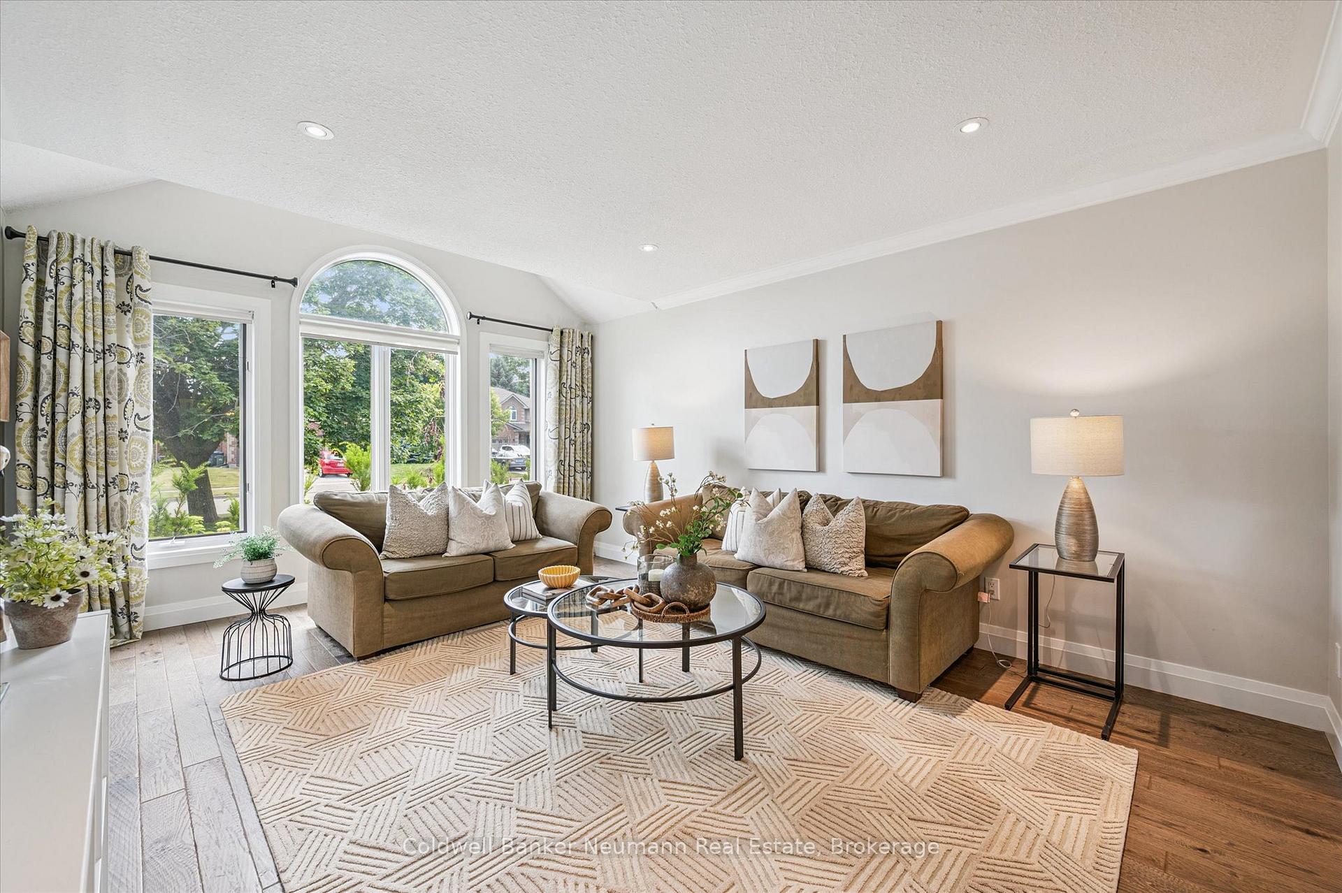 Photo 14 of 14 Bathgate Drive, Guelph, Kortright East — HOMEH