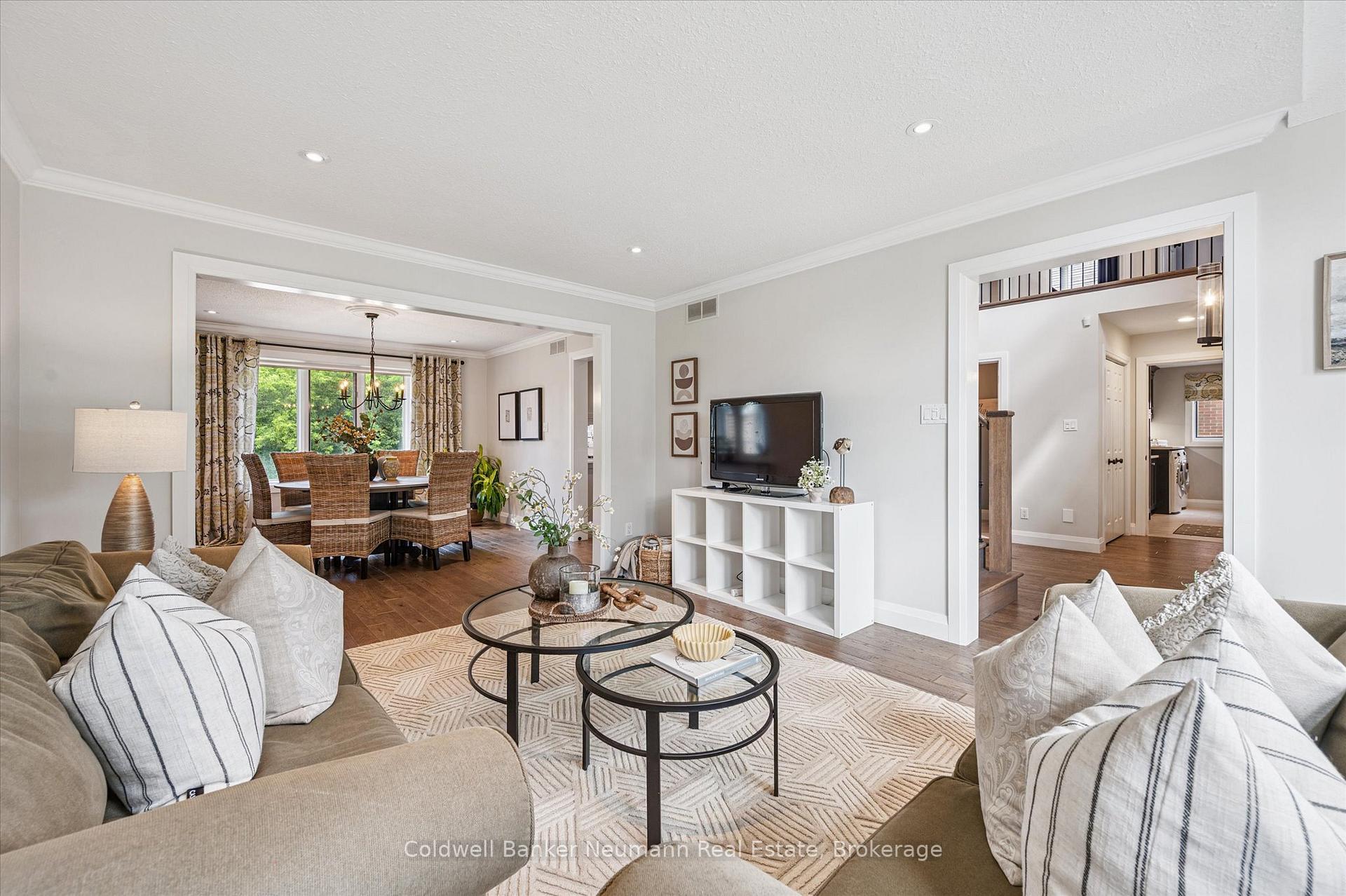 Photo 15 of 14 Bathgate Drive, Guelph, Kortright East — HOMEH