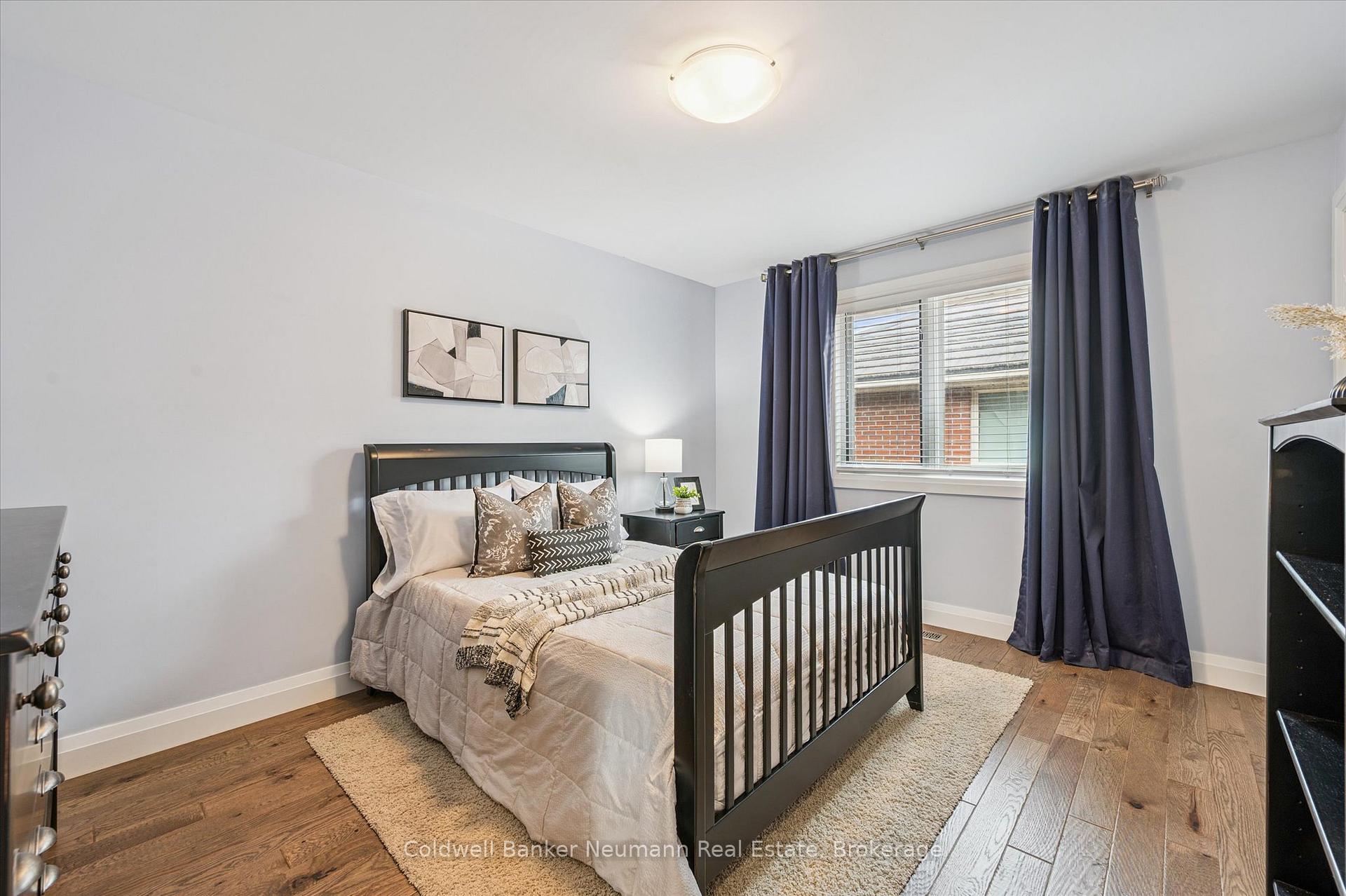 Photo 21 of 14 Bathgate Drive, Guelph, Kortright East — HOMEH