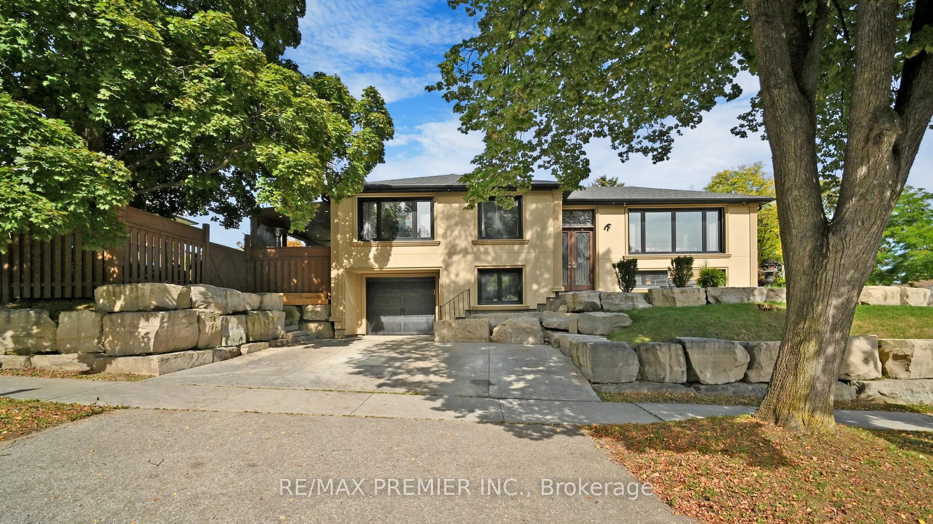 Photo 2 of 64 Alhart Drive, Etobicoke, Thistletown-Beaumonde Heights — HOMEH