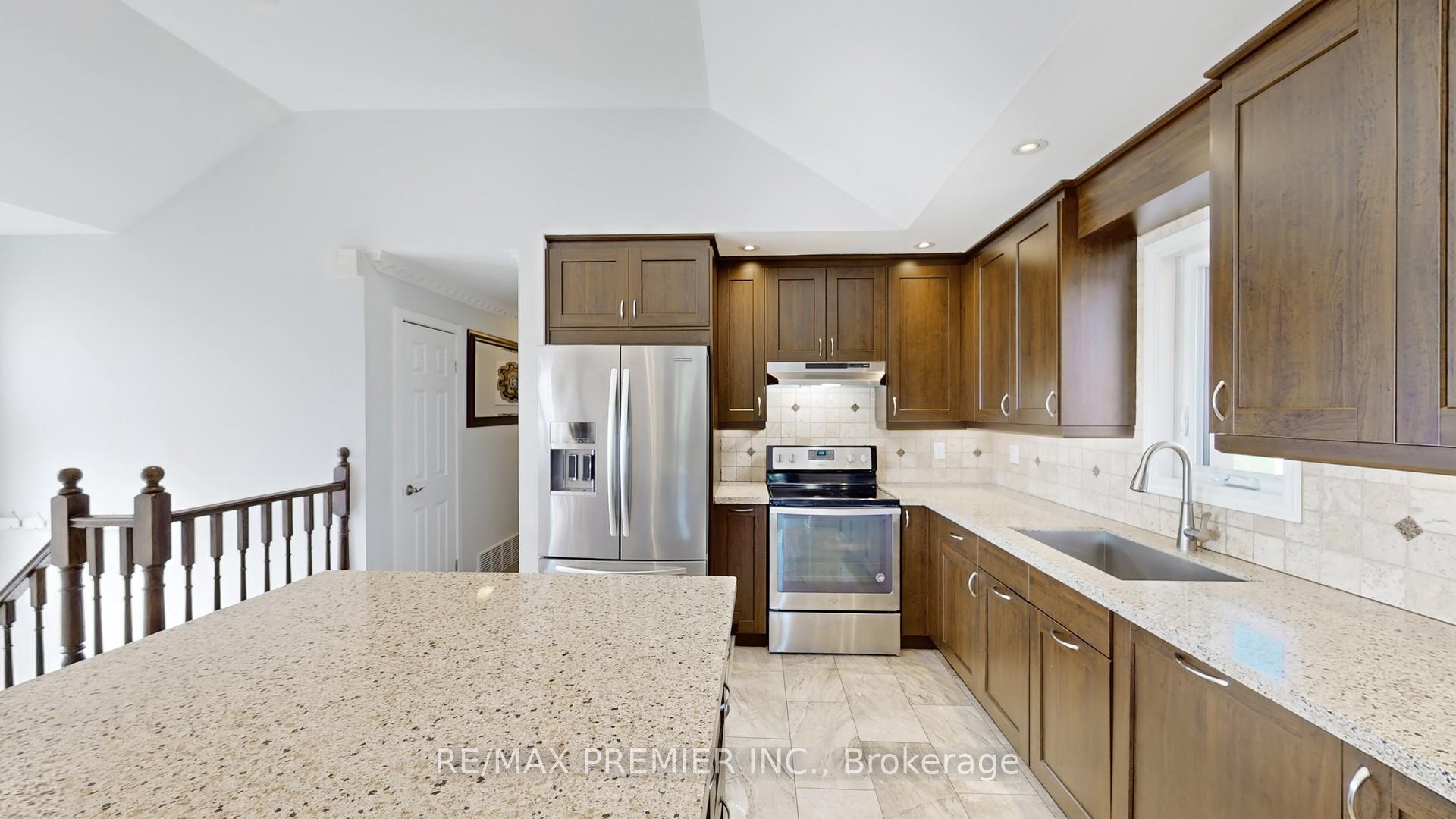 Photo 3 of 64 Alhart Drive, Etobicoke, Thistletown-Beaumonde Heights — HOMEH