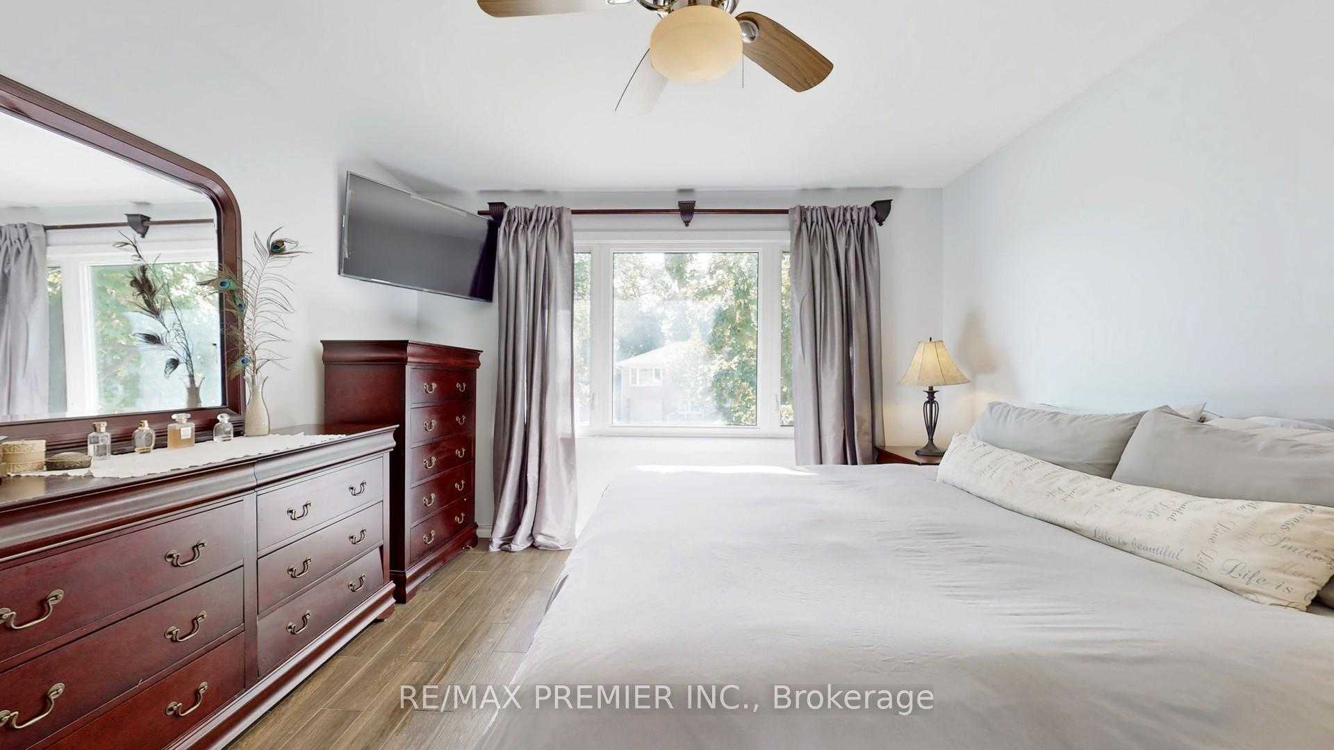 Photo 12 of 64 Alhart Drive, Etobicoke, Thistletown-Beaumonde Heights — HOMEH