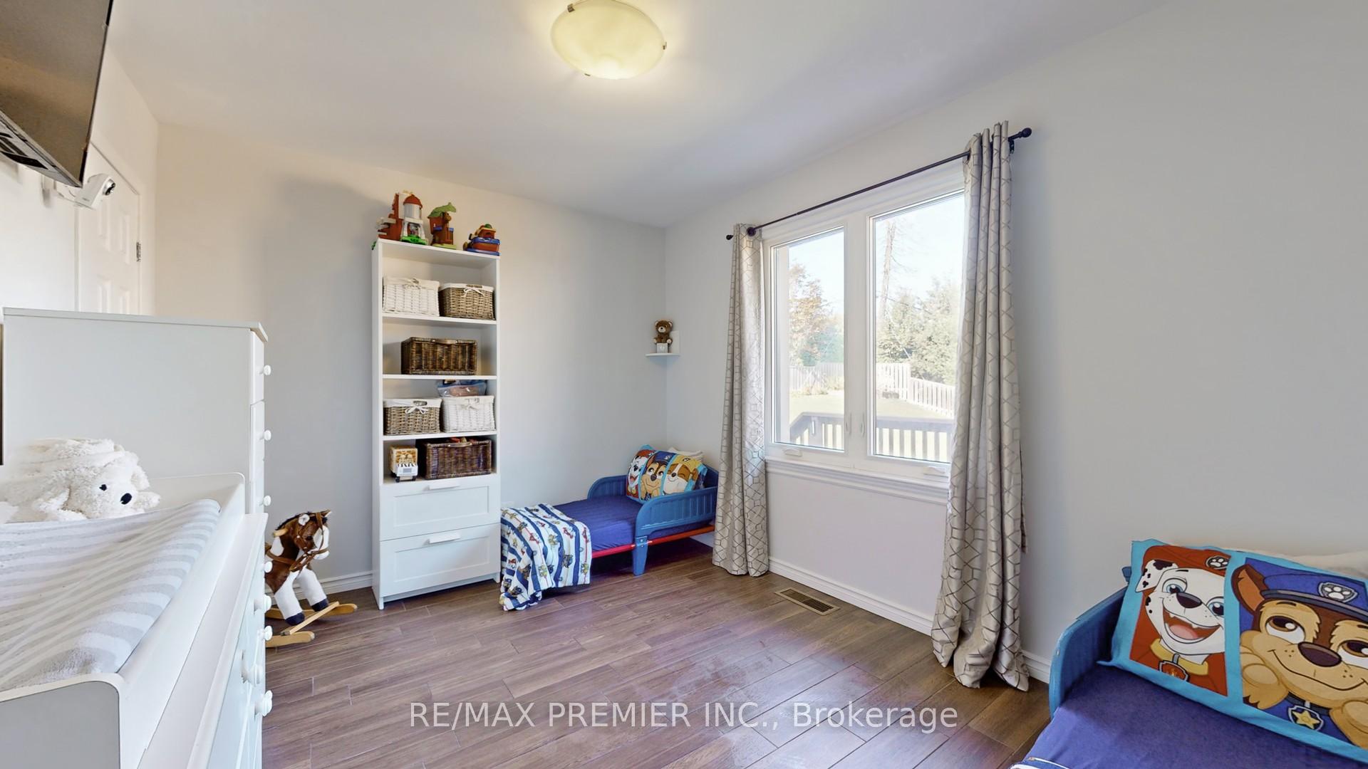 Photo 8 of 64 Alhart Drive, Etobicoke, Thistletown-Beaumonde Heights — HOMEH