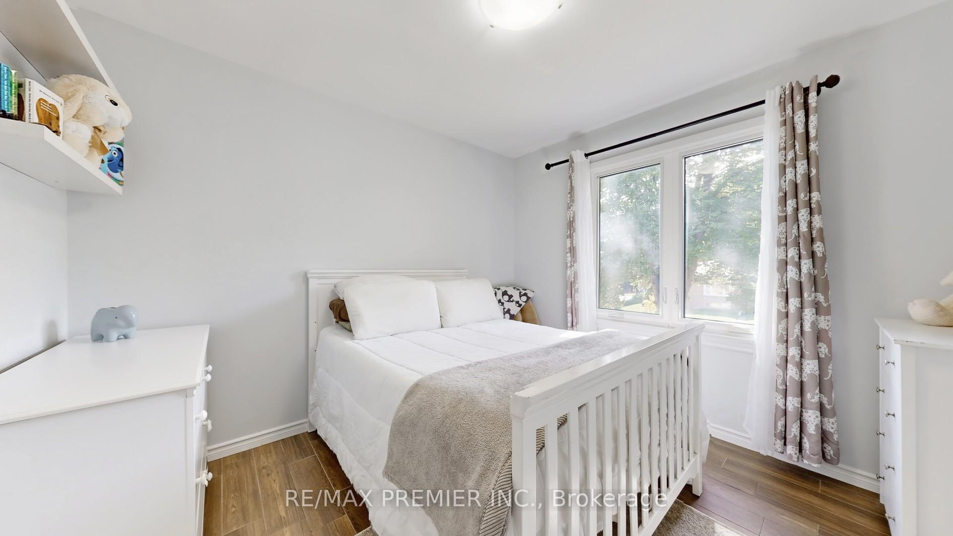 Photo 11 of 64 Alhart Drive, Etobicoke, Thistletown-Beaumonde Heights — HOMEH