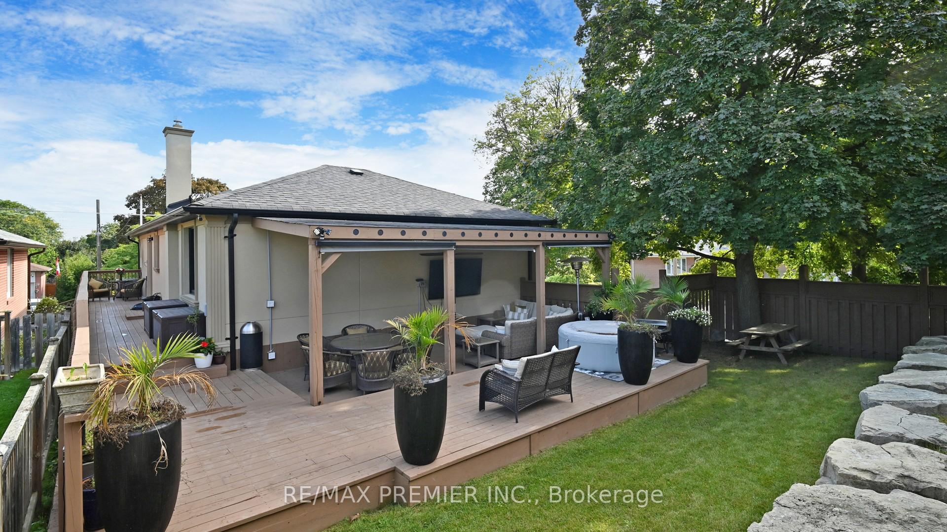 Photo 15 of 64 Alhart Drive, Etobicoke, Thistletown-Beaumonde Heights — HOMEH