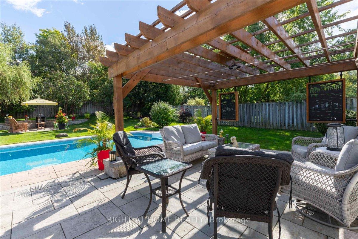 Photo 24 of 116 Herrell Avenue, Barrie, Painswick North — HOMEH