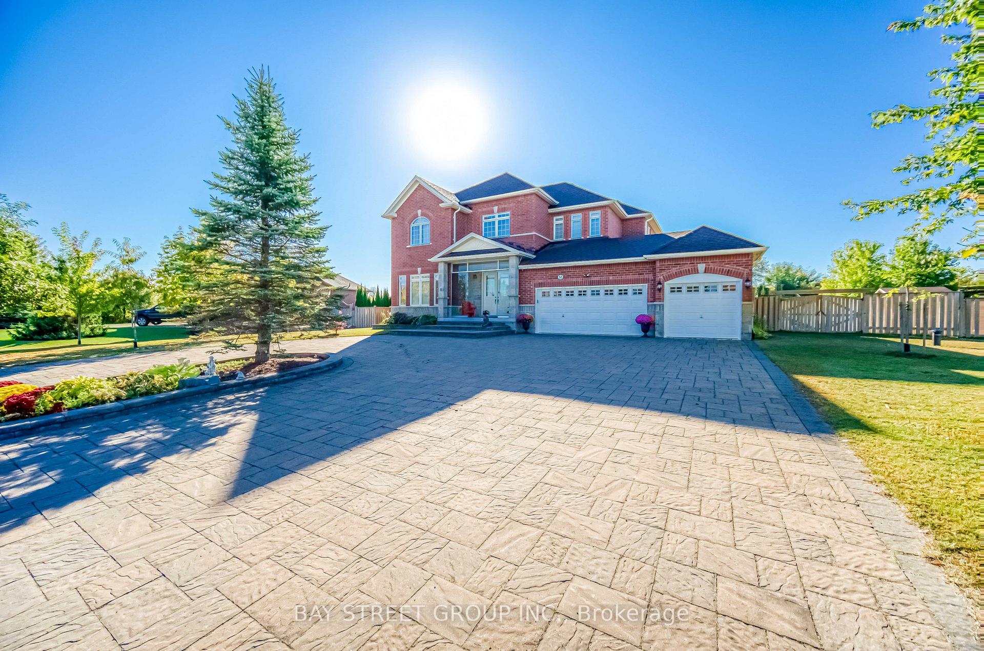 Photo 1 of 53 Stonesthrow Crescent, Uxbridge, Rural Uxbridge — HOMEH