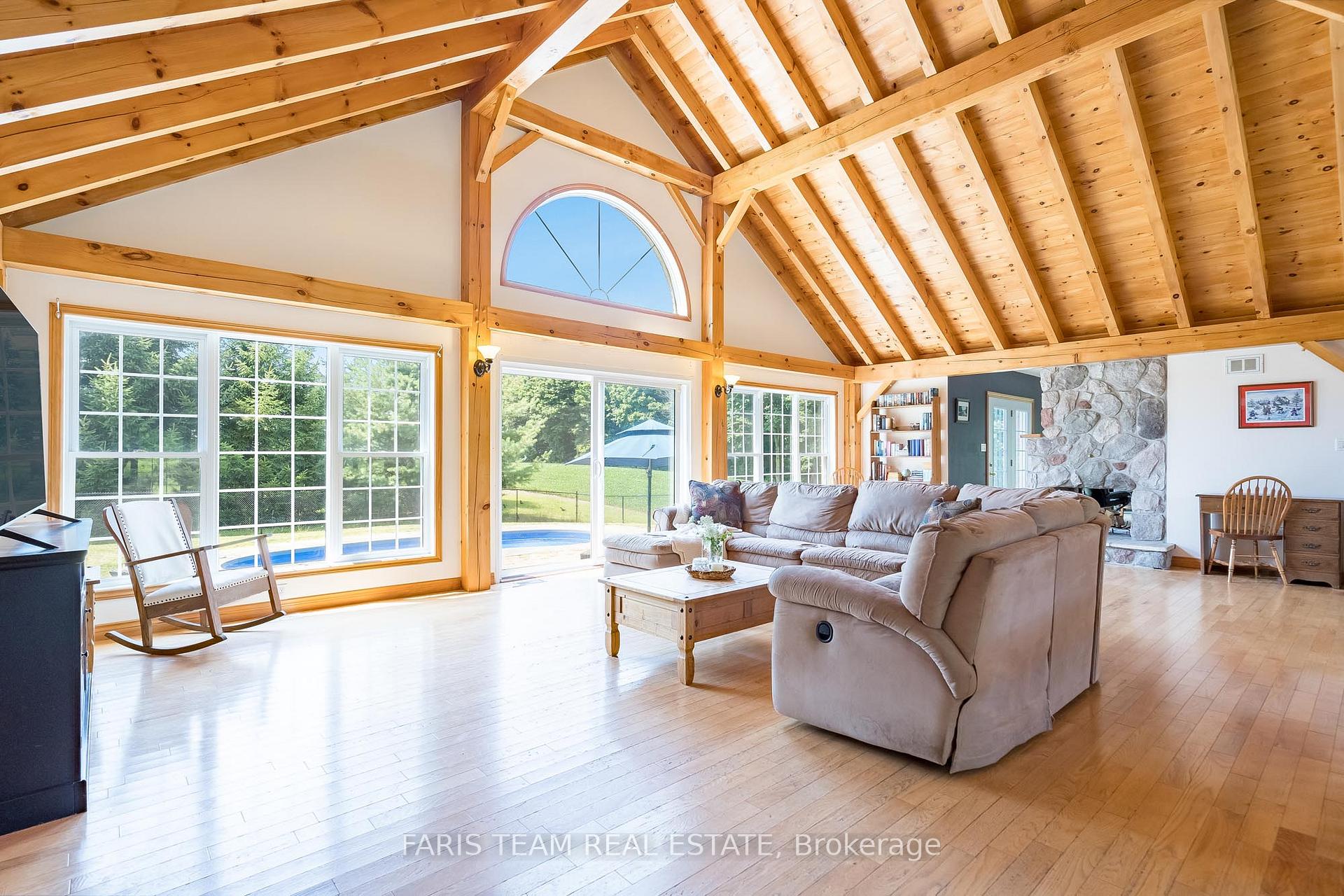 Photo 14 of 2140 Old Second Road S, Springwater, Midhurst — HOMEH