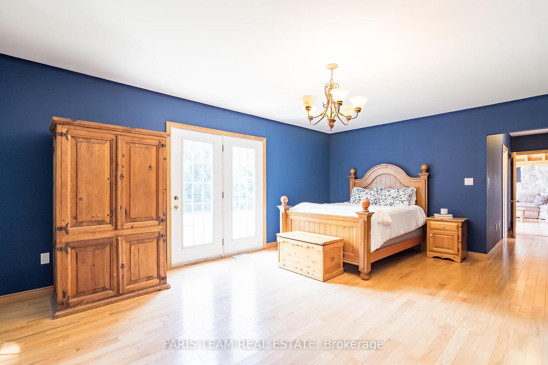 Photo 19 of 2140 Old Second Road S, Springwater, Midhurst — HOMEH