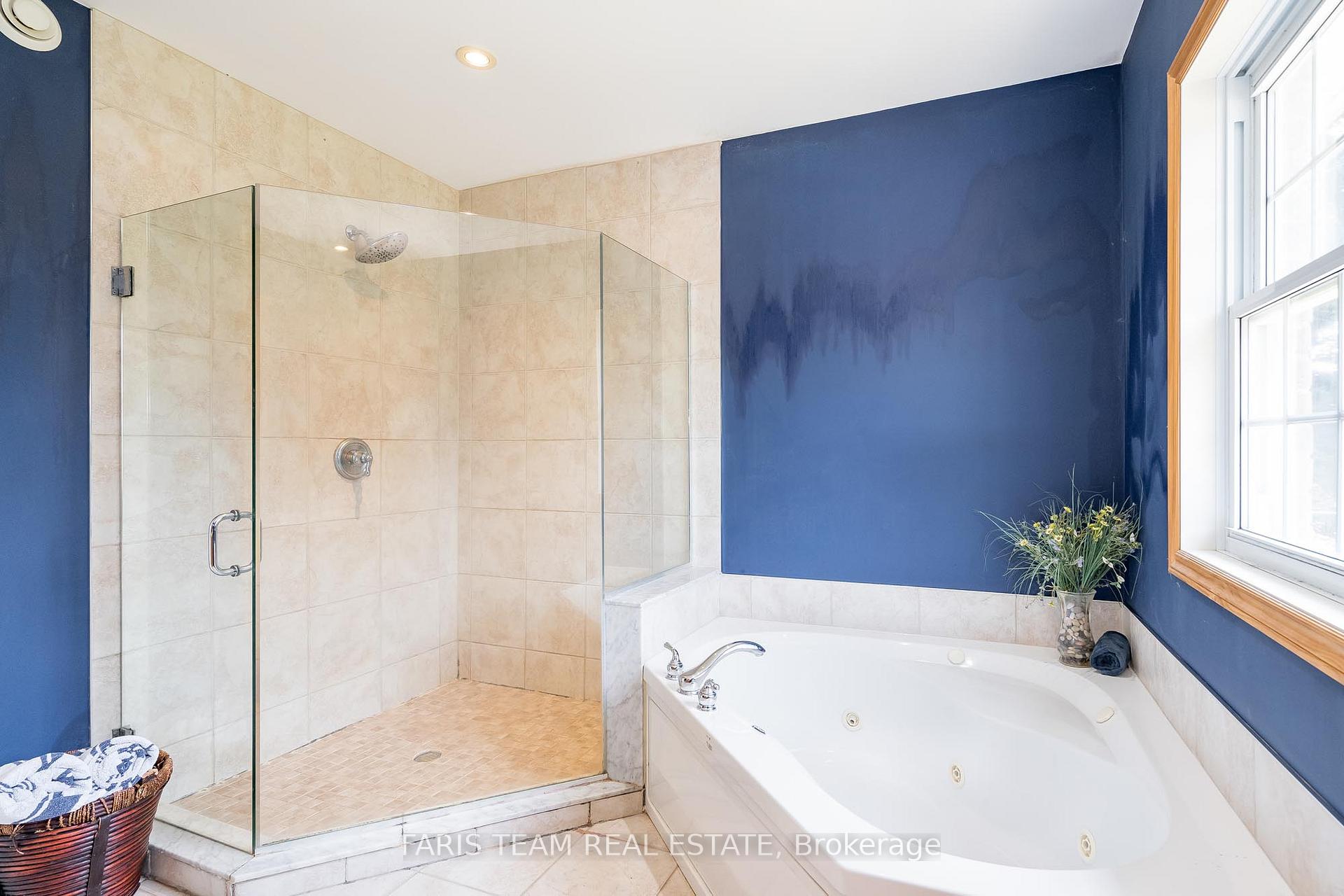 Photo 10 of 2140 Old Second Road S, Springwater, Midhurst — HOMEH