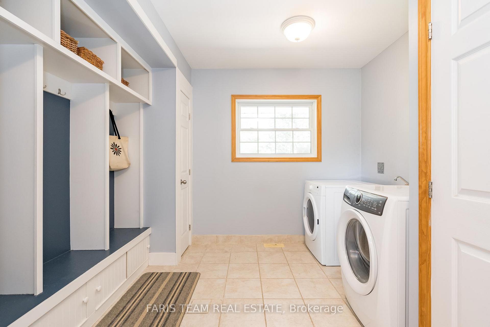 Photo 17 of 2140 Old Second Road S, Springwater, Midhurst — HOMEH