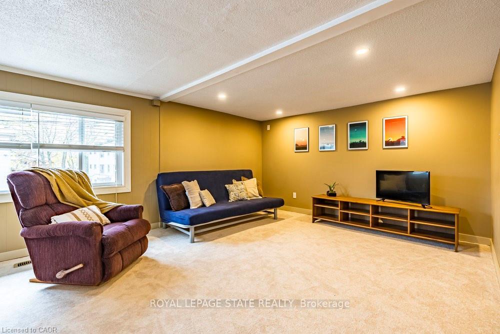 Photo 14 of 6 Begue Street, Hamilton, Dundas — HOMEH