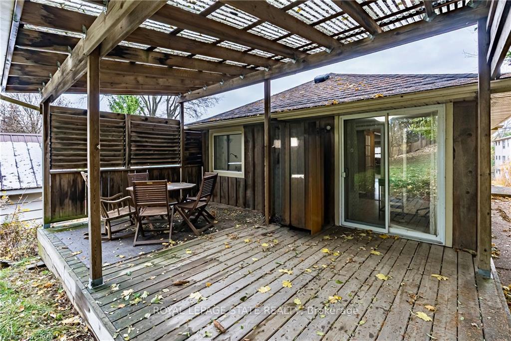 Photo 28 of 6 Begue Street, Hamilton, Dundas — HOMEH