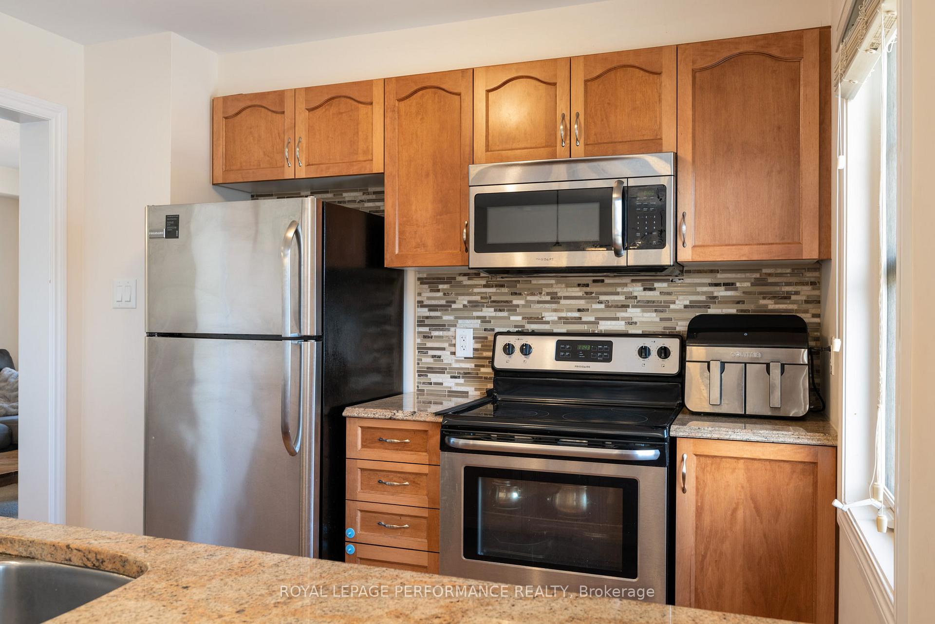 Photo 15 of 421 White Arctic Avenue, Ottawa, Barrhaven - Half Moon Bay — HOMEH