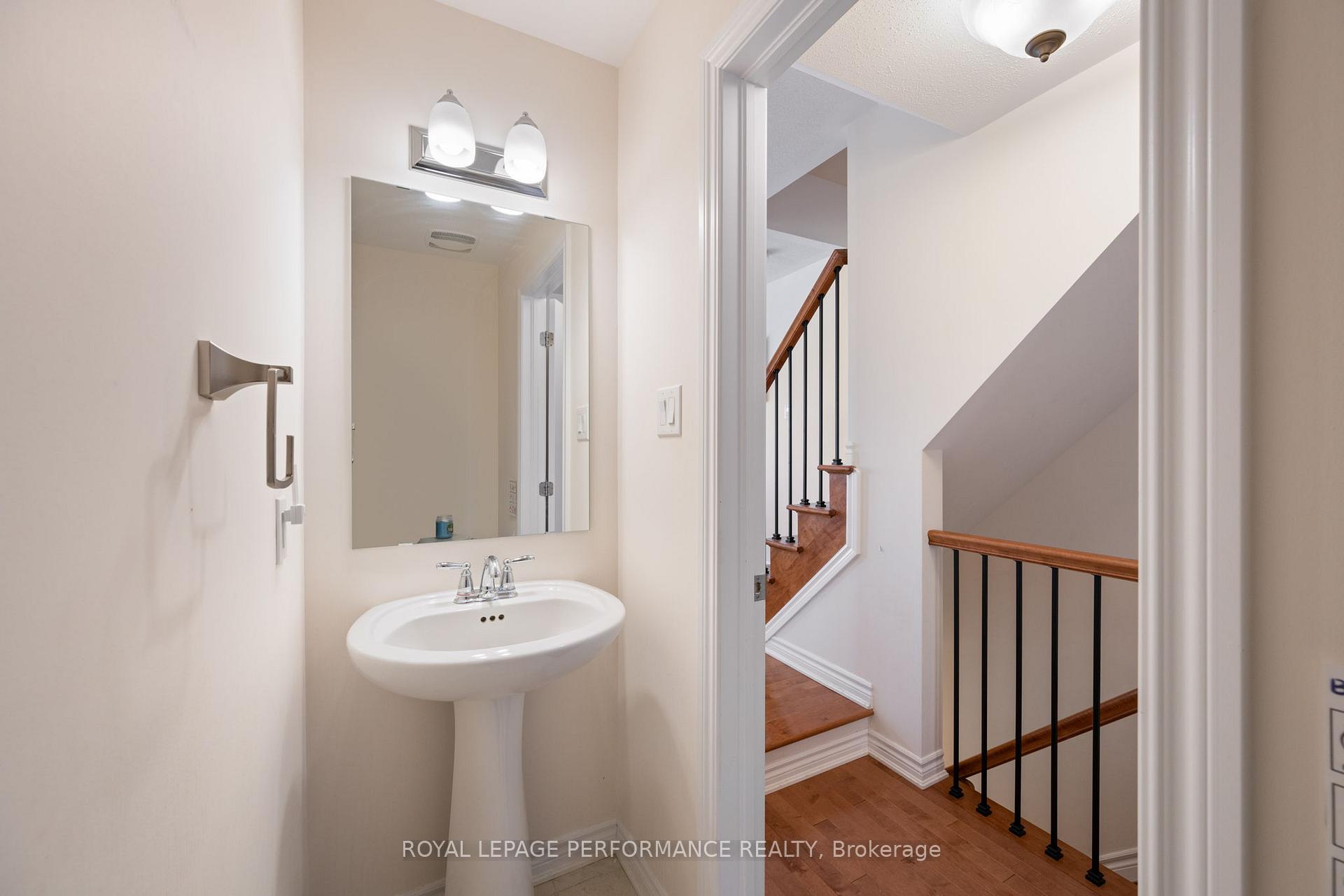 Photo 21 of 421 White Arctic Avenue, Ottawa, Barrhaven - Half Moon Bay — HOMEH