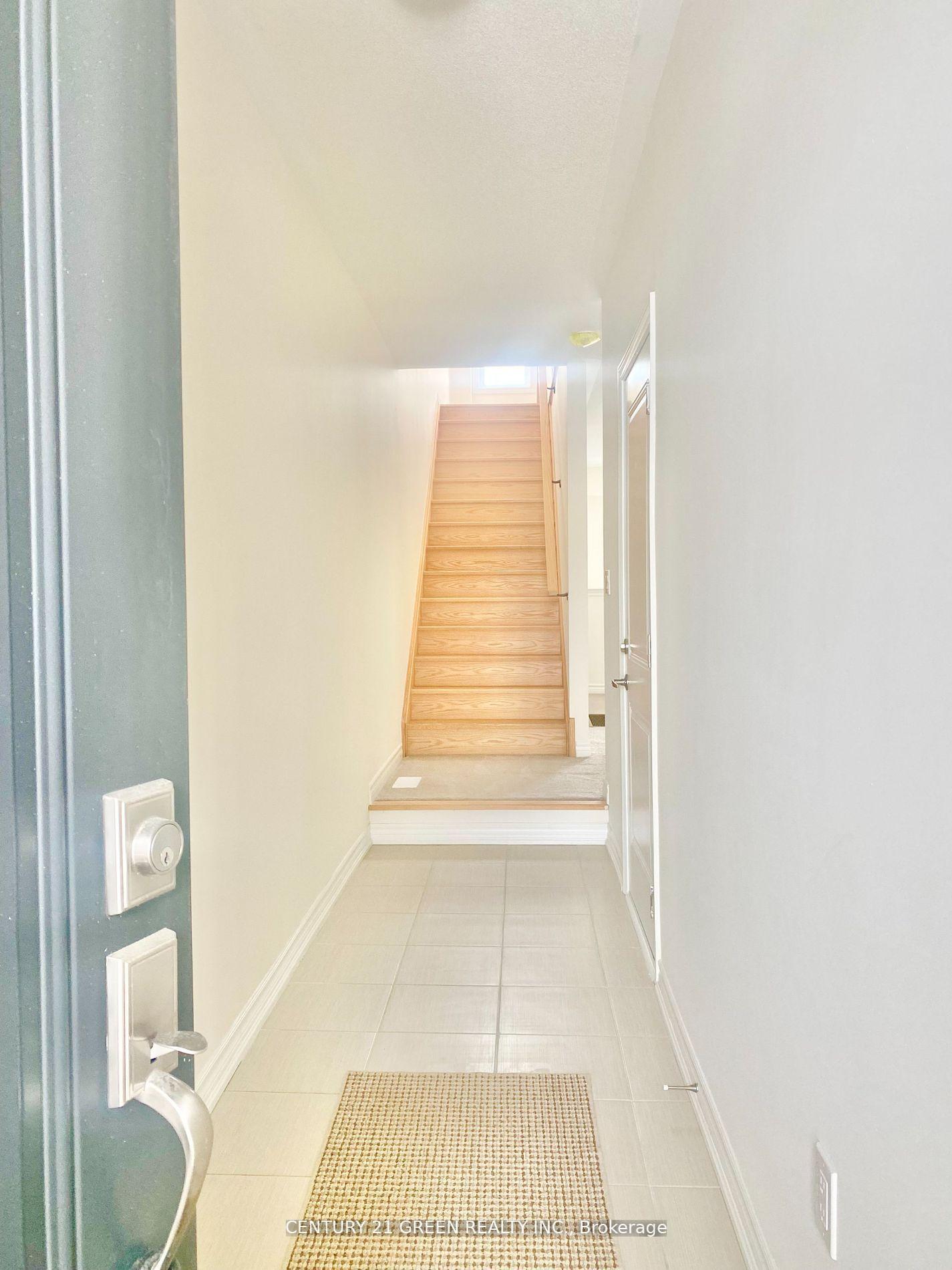 Photo 2 of 460 Okanagan Path, Oshawa, Donevan — HOMEH