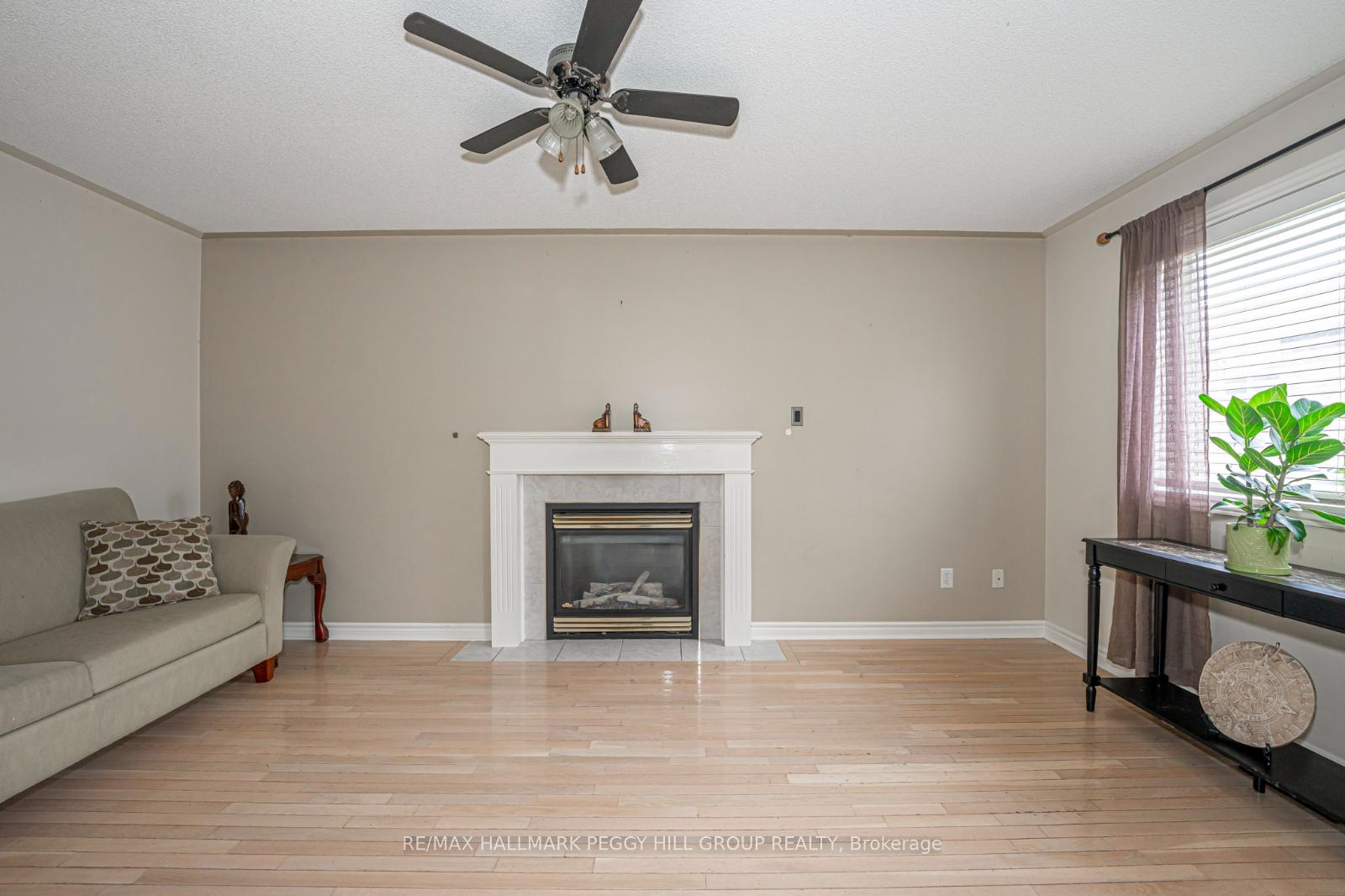 Photo 8 of 5 Michael Crescent, Barrie, East Bayfield — HOMEH