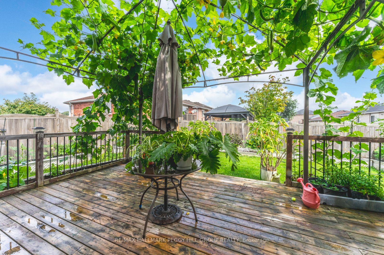 Photo 7 of 5 Michael Crescent, Barrie, East Bayfield — HOMEH