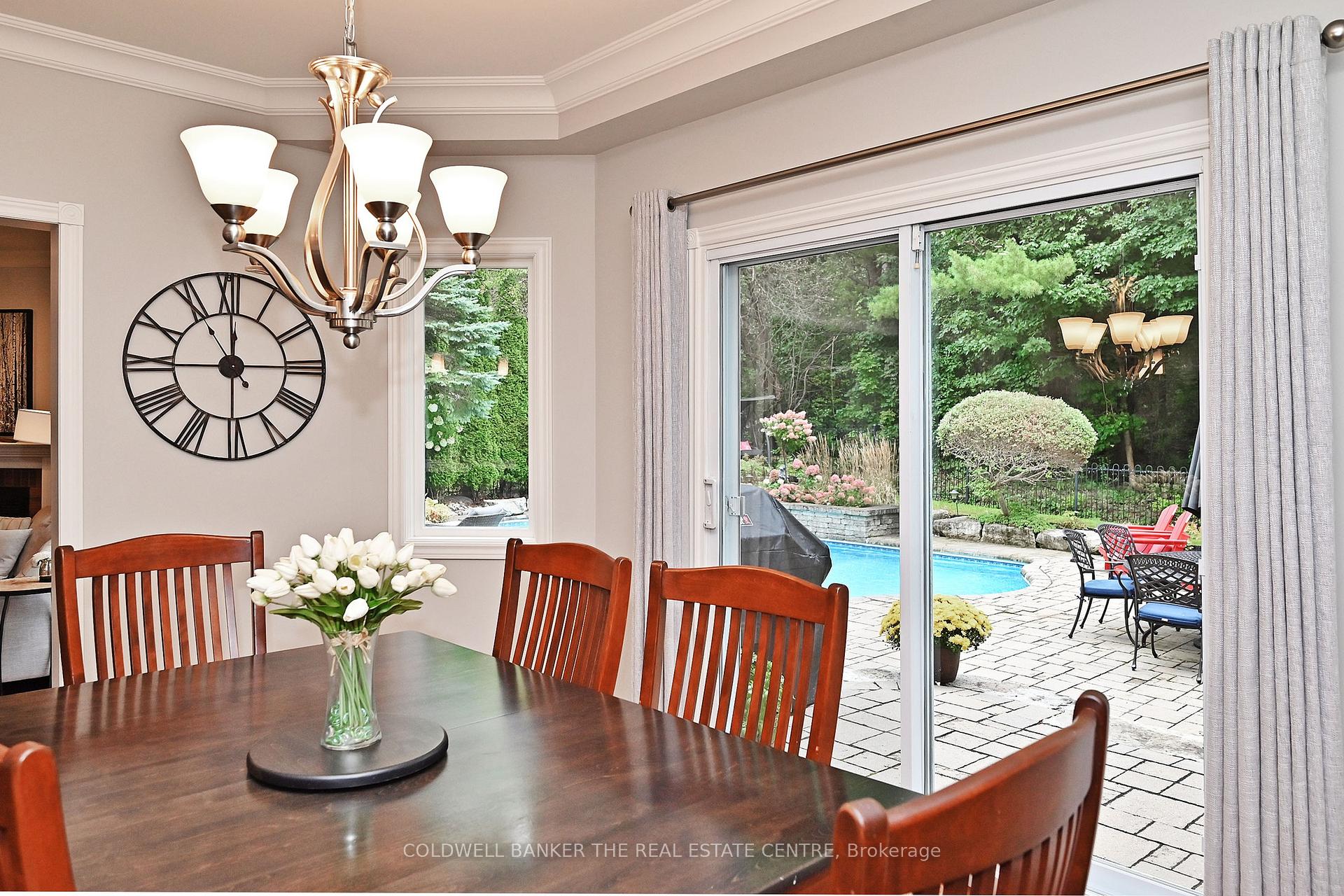Photo 2 of 92 Carlyle Crescent, Aurora, Aurora Highlands — HOMEH