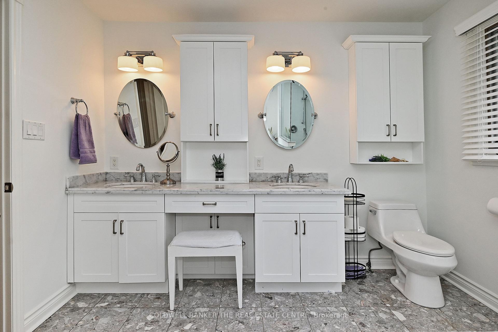 Photo 10 of 92 Carlyle Crescent, Aurora, Aurora Highlands — HOMEH
