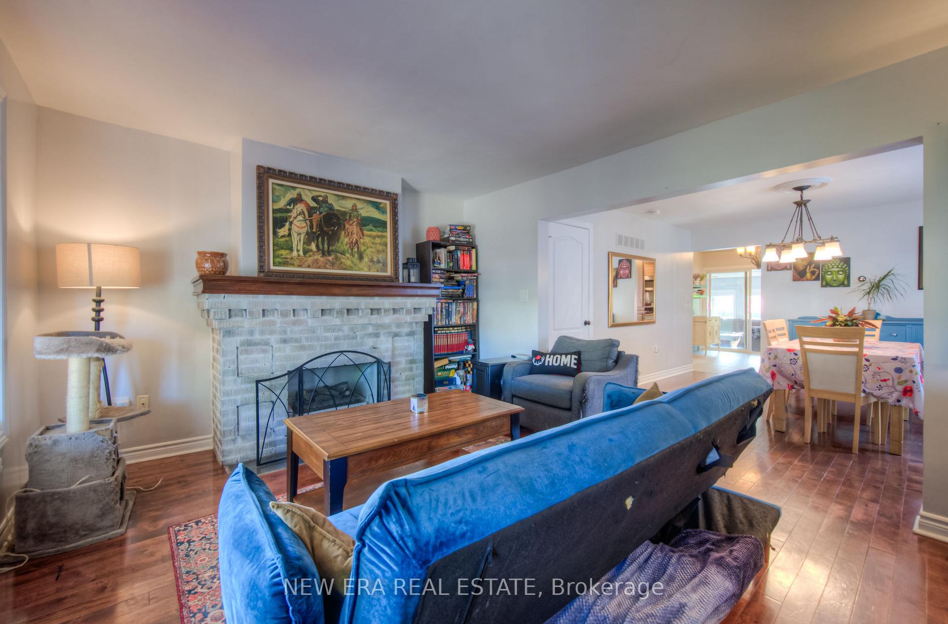 Photo 2 of 127 Nash Road S, Hamilton, Greenford — HOMEH