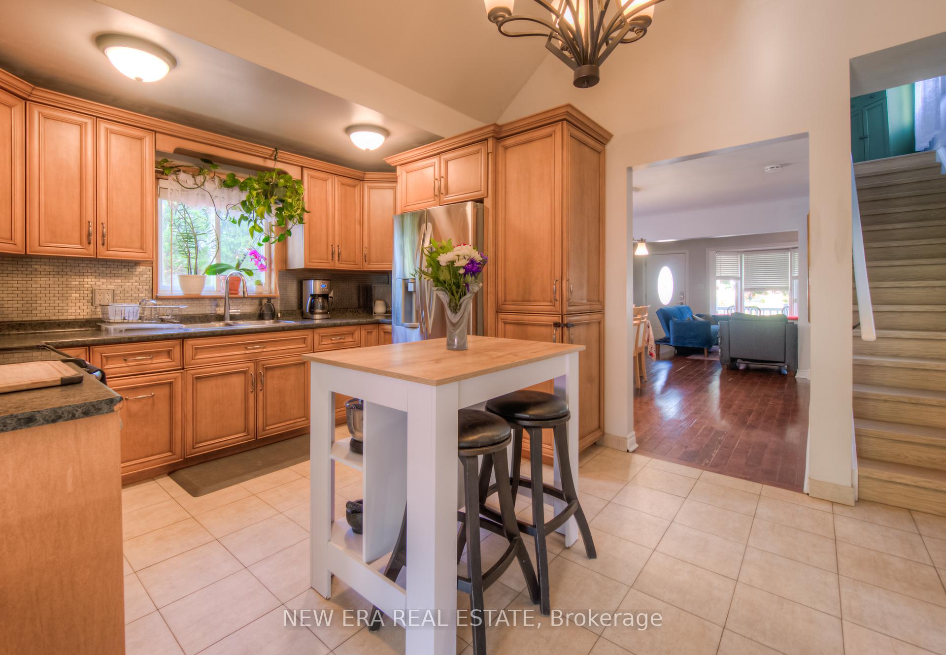 Photo 35 of 127 Nash Road S, Hamilton, Greenford — HOMEH
