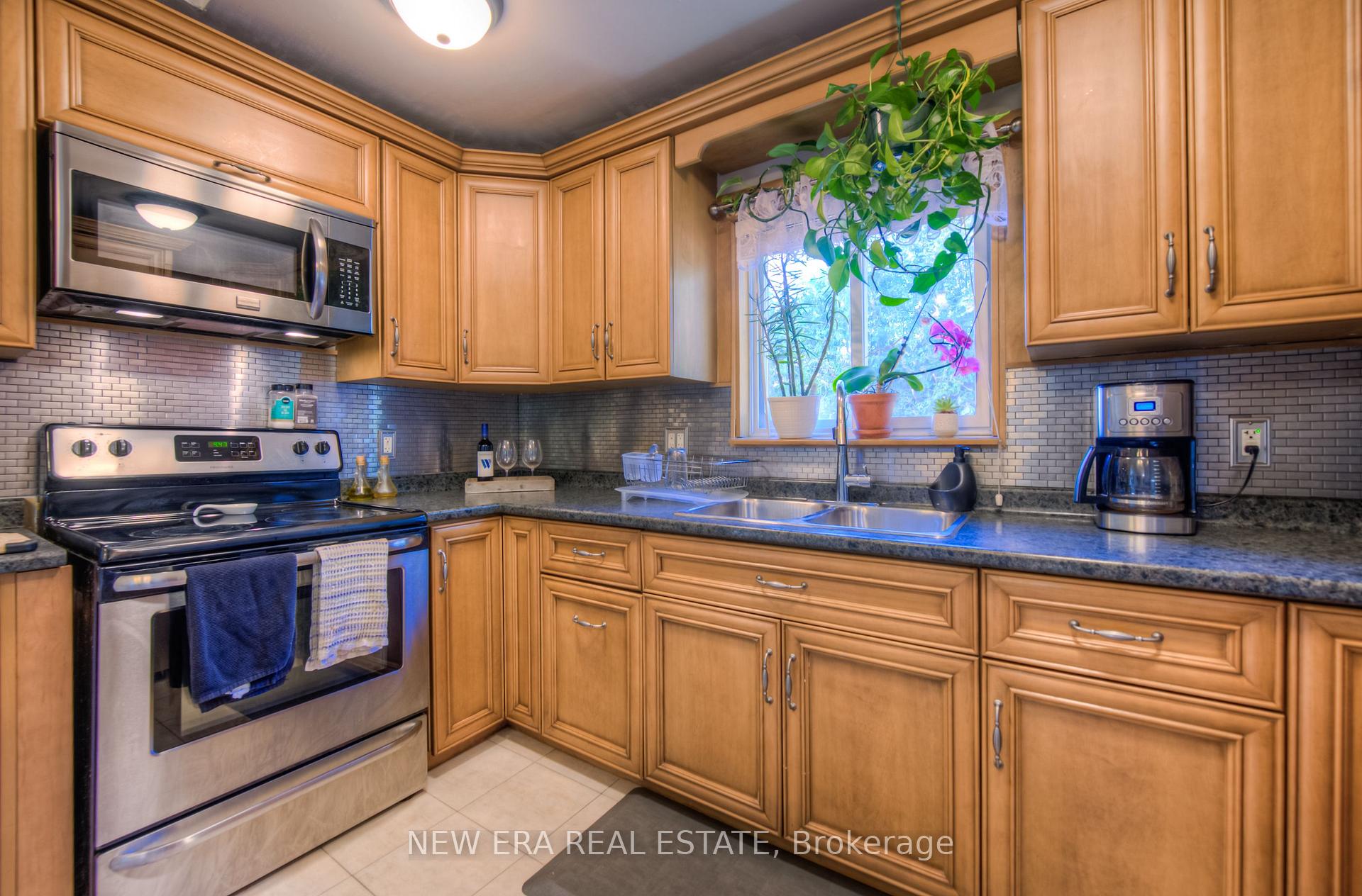 Photo 36 of 127 Nash Road S, Hamilton, Greenford — HOMEH