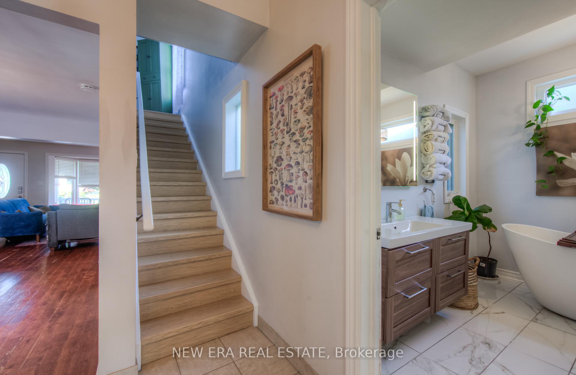 Photo 14 of 127 Nash Road S, Hamilton, Greenford — HOMEH