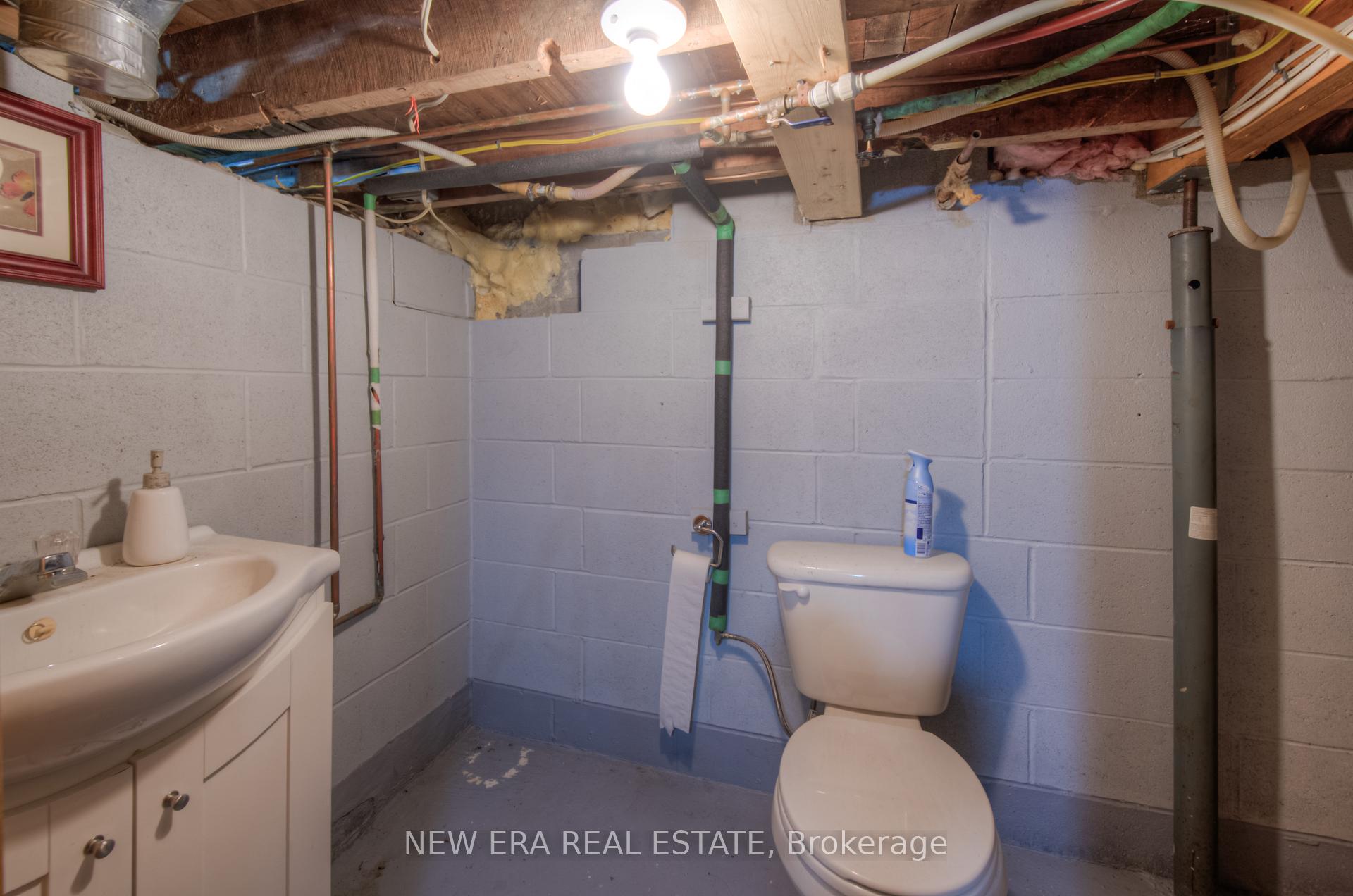 Photo 18 of 127 Nash Road S, Hamilton, Greenford — HOMEH