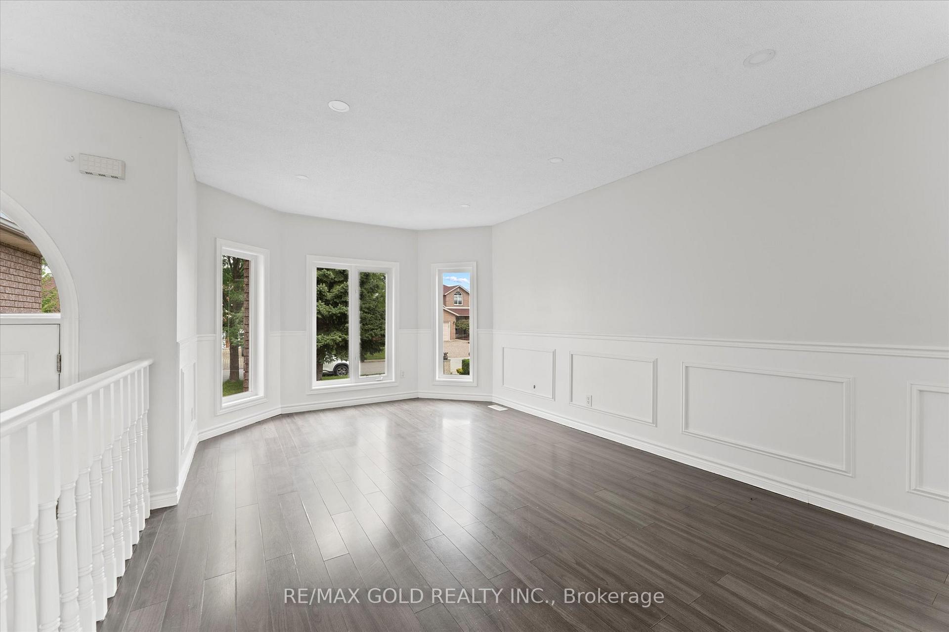 Photo 11 of 3163 Fletcher Crescent, Windsor — HOMEH