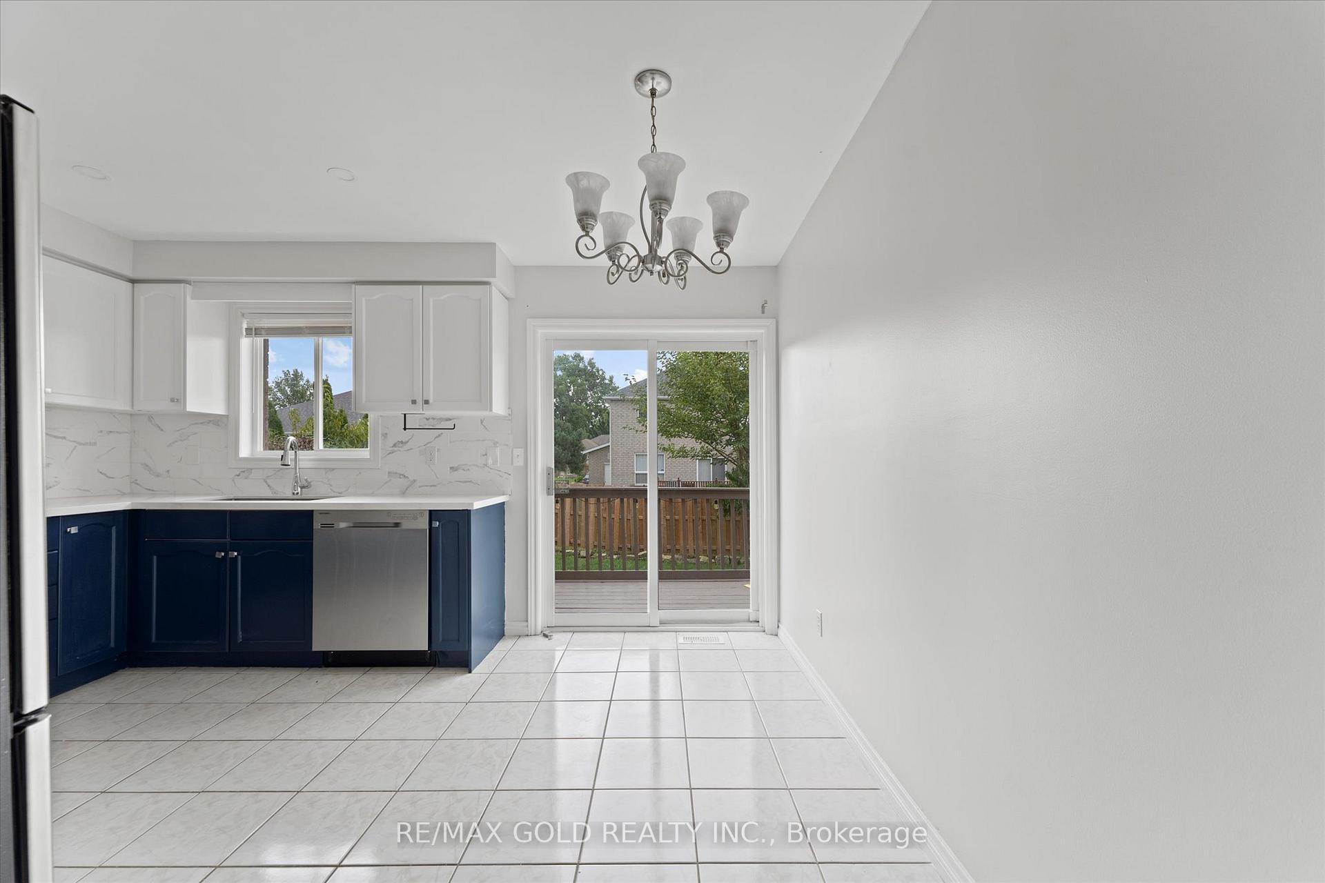 Photo 12 of 3163 Fletcher Crescent, Windsor — HOMEH