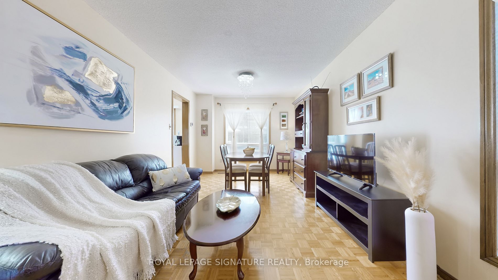Photo 4 of 27 RichBell Street, Vaughan, Brownridge — HOMEH