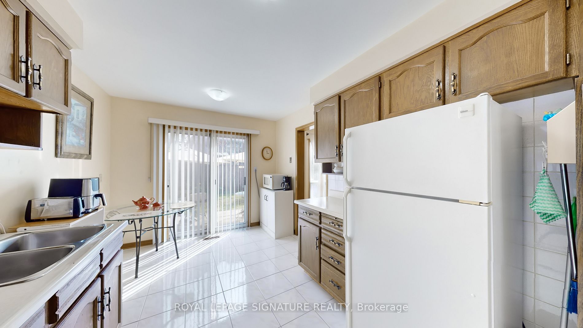 Photo 10 of 27 RichBell Street, Vaughan, Brownridge — HOMEH