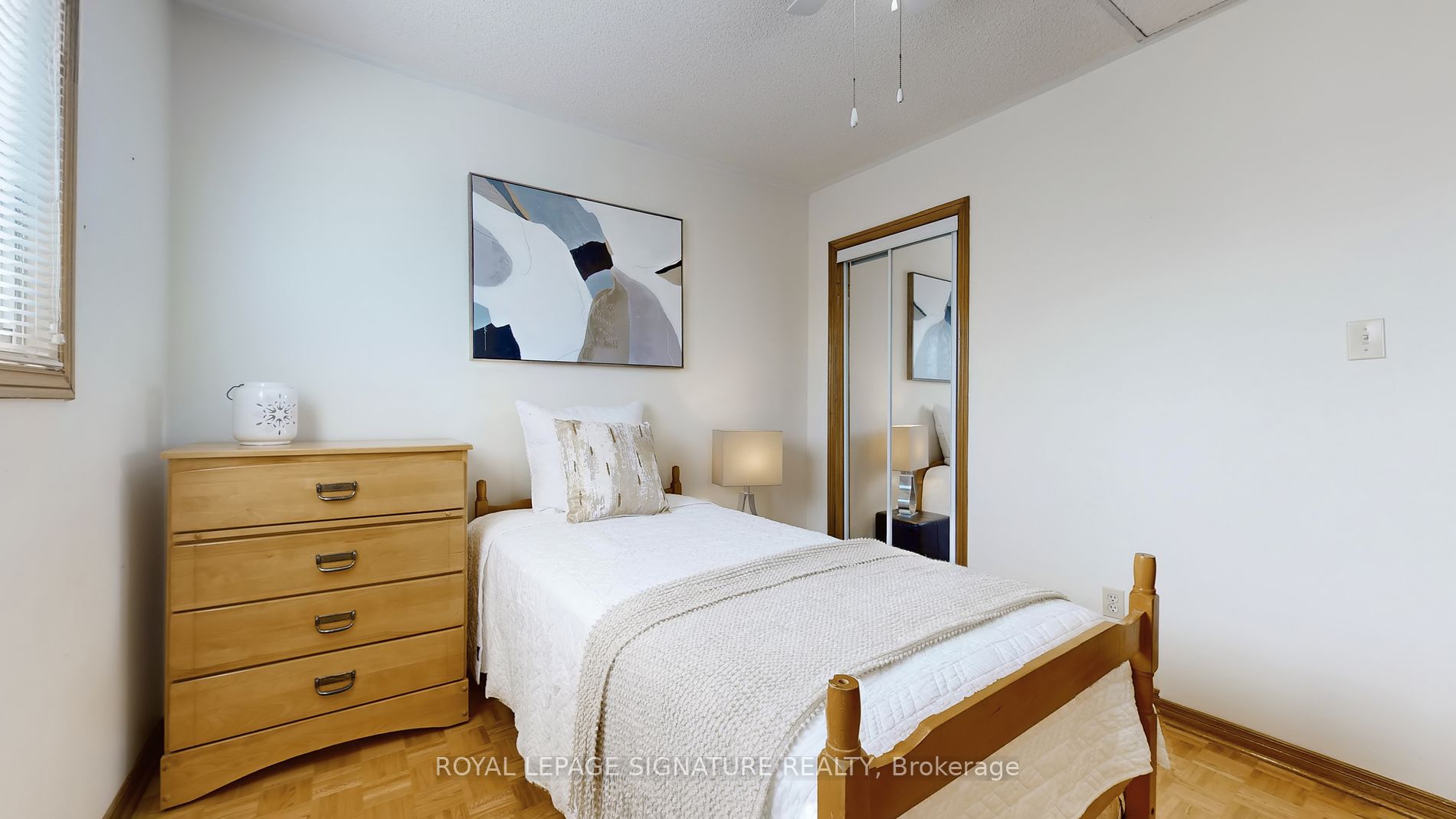 Photo 20 of 27 RichBell Street, Vaughan, Brownridge — HOMEH