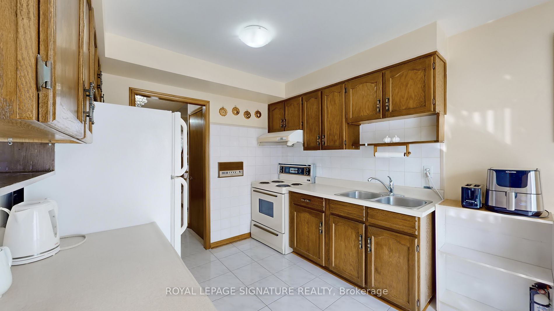 Photo 8 of 27 RichBell Street, Vaughan, Brownridge — HOMEH