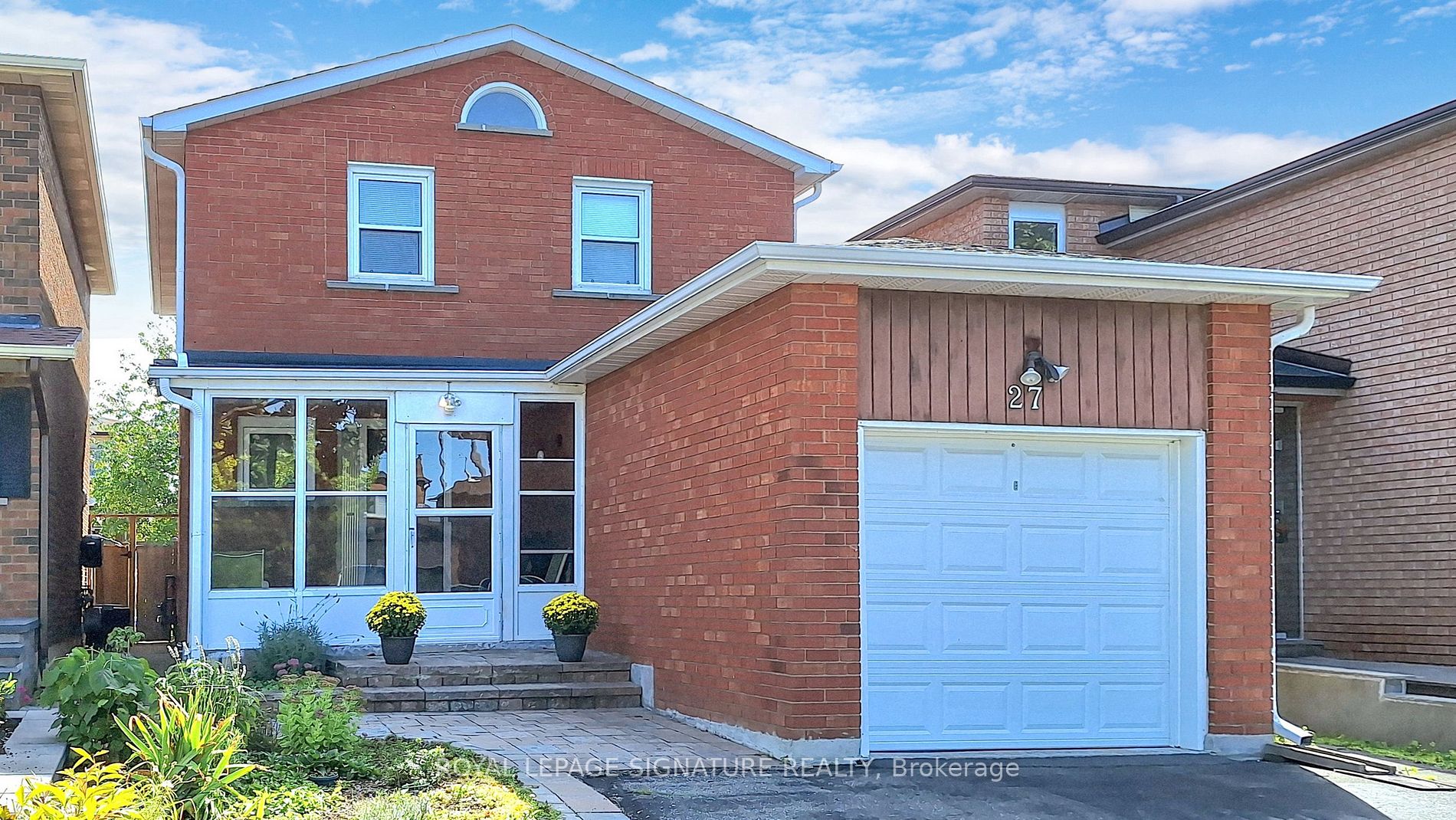 Photo 2 of 27 RichBell Street, Vaughan, Brownridge — HOMEH