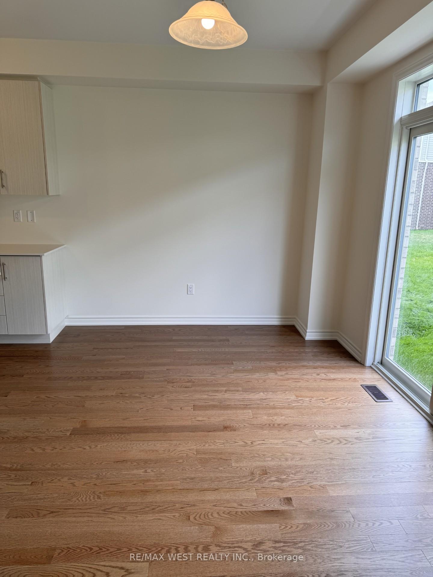 Photo 11 of 11 Gemini Drive, Barrie, Rural Barrie Southeast — HOMEH