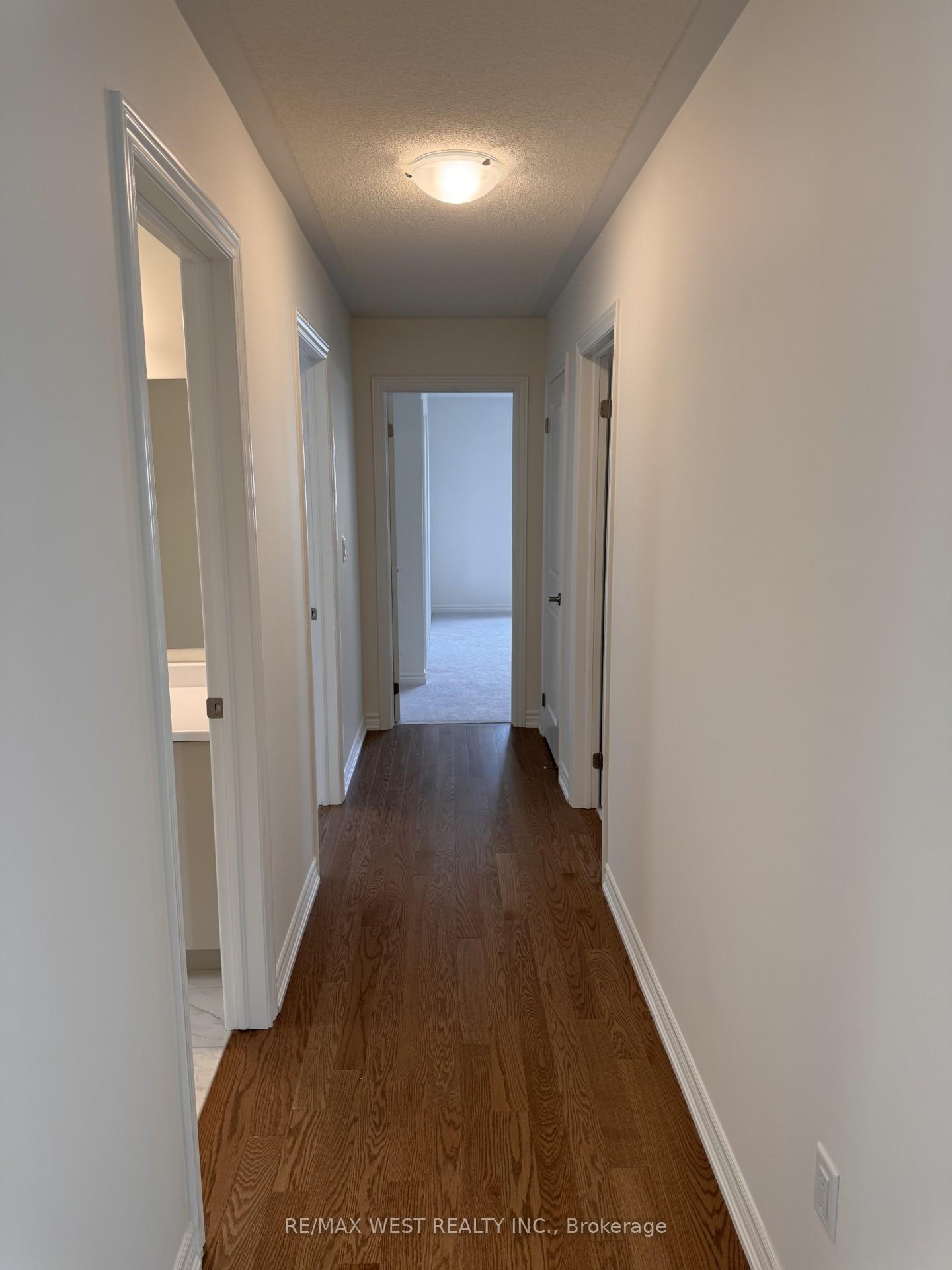 Photo 9 of 11 Gemini Drive, Barrie, Rural Barrie Southeast — HOMEH