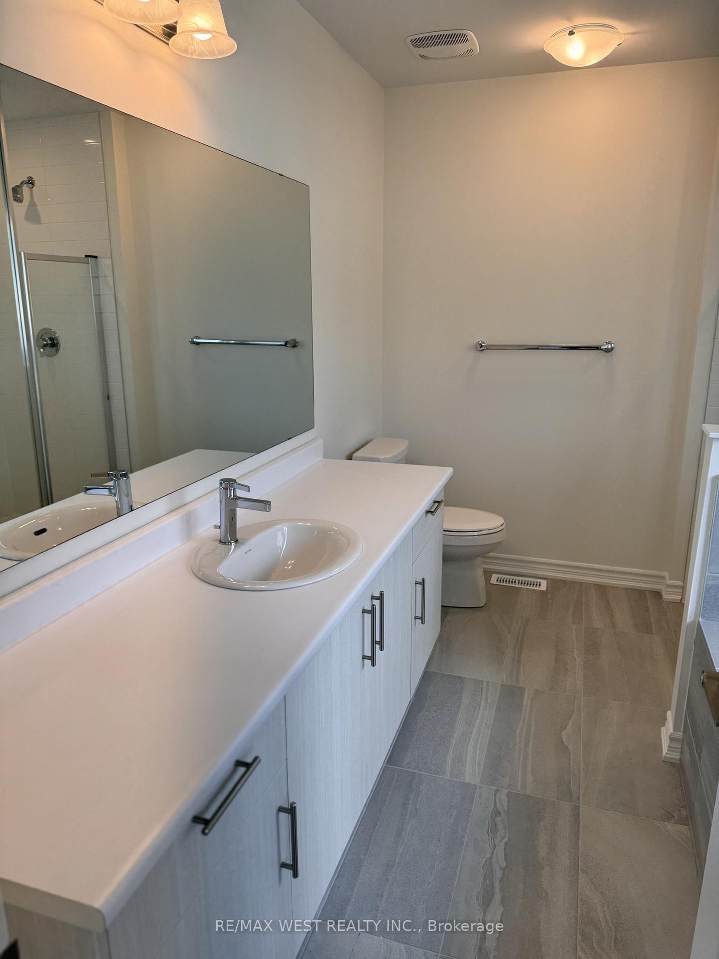 Photo 19 of 11 Gemini Drive, Barrie, Rural Barrie Southeast — HOMEH