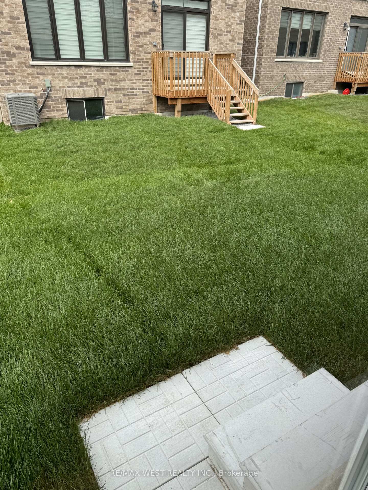 Photo 17 of 11 Gemini Drive, Barrie, Rural Barrie Southeast — HOMEH