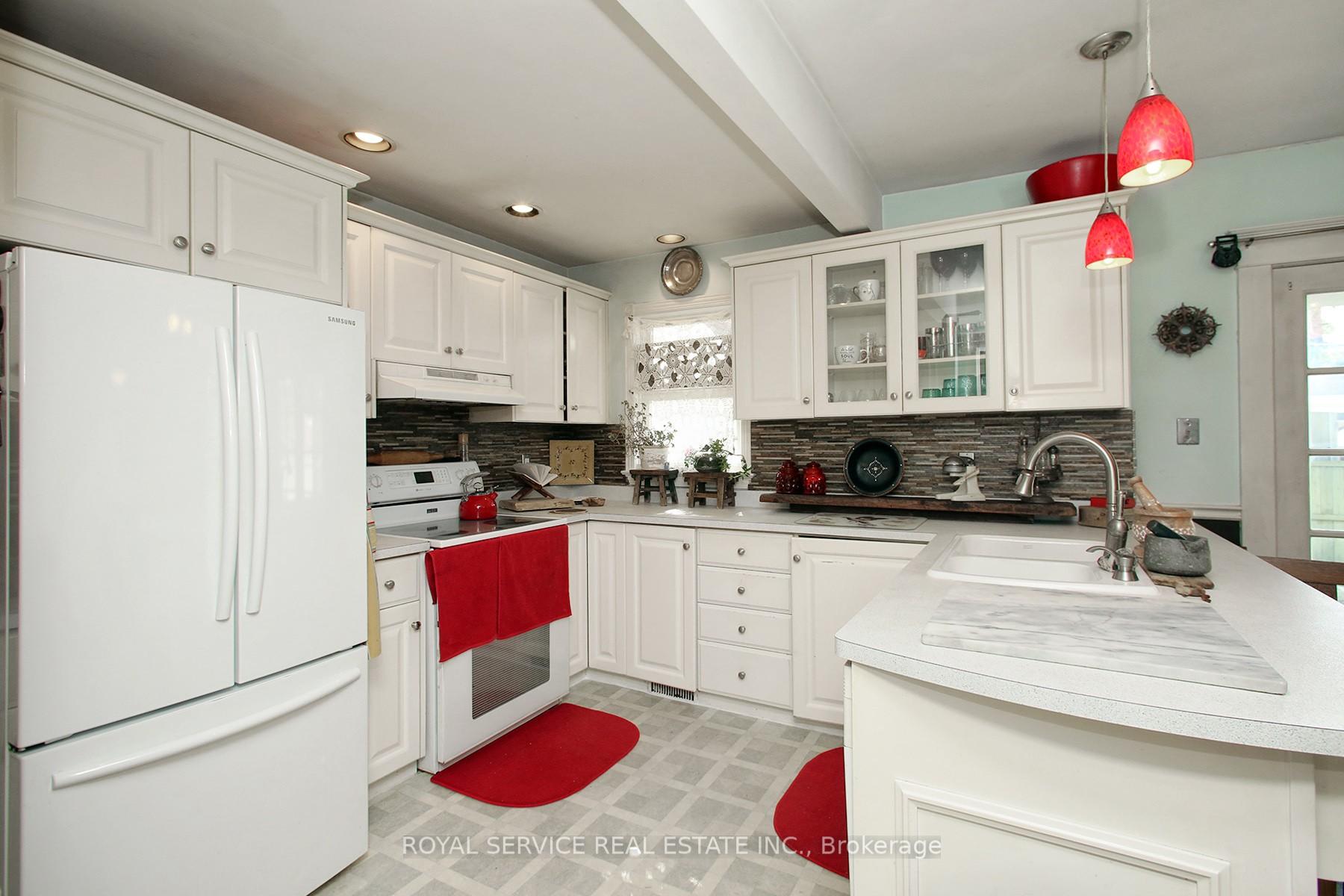Photo 11 of 7 Park Street, Clarington, Orono — HOMEH