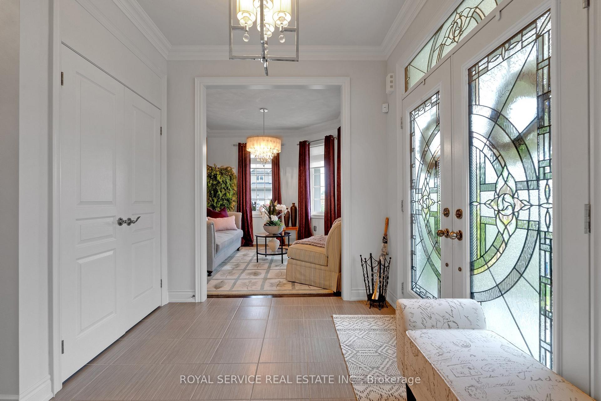 Photo 7 of 2 Northglen Drive, Clarington, Bowmanville — HOMEH
