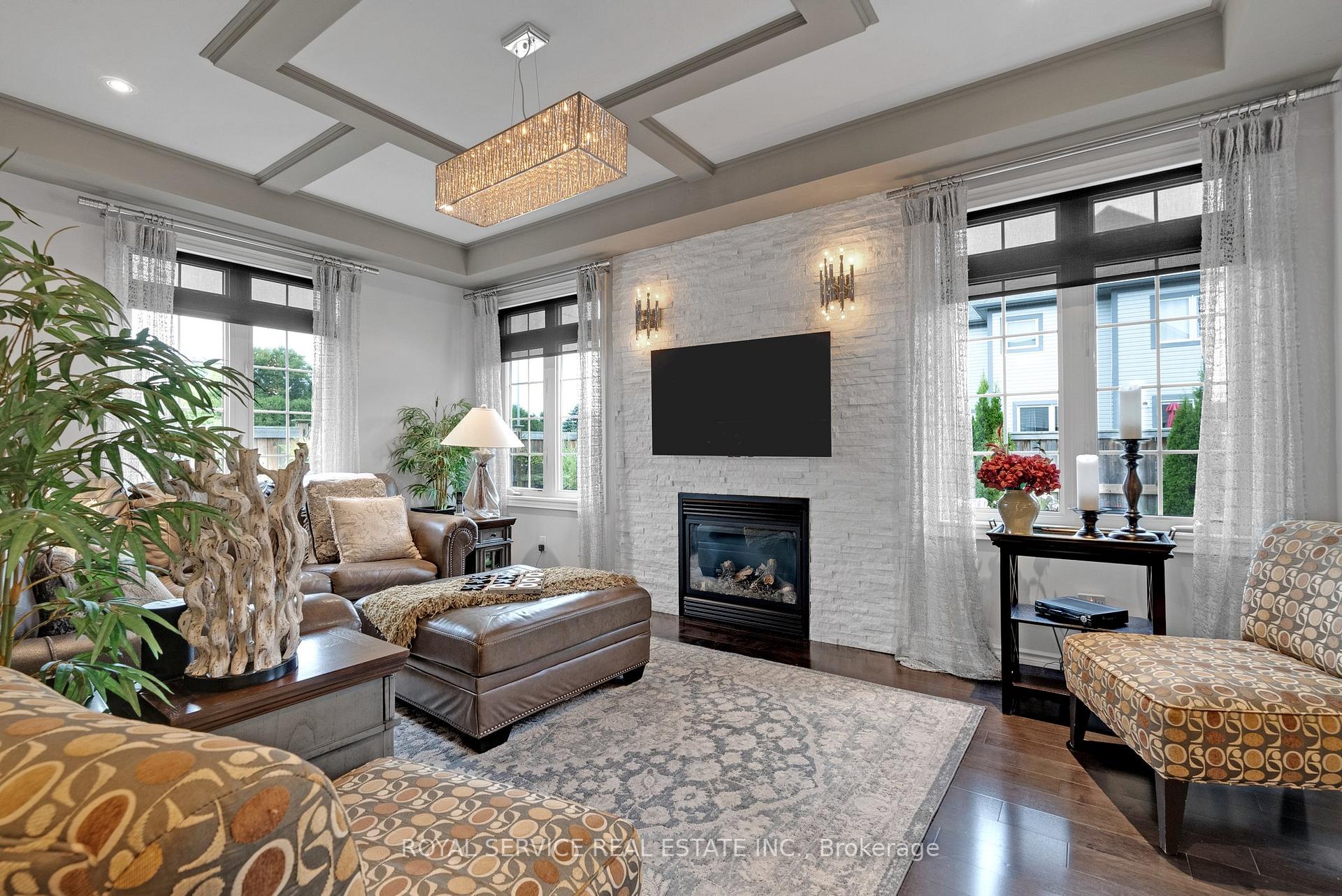 Photo 8 of 2 Northglen Drive, Clarington, Bowmanville — HOMEH