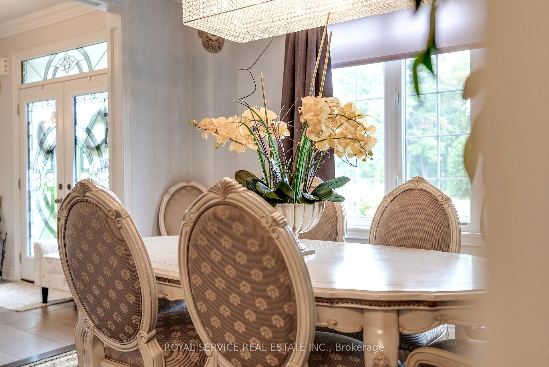 Photo 11 of 2 Northglen Drive, Clarington, Bowmanville — HOMEH