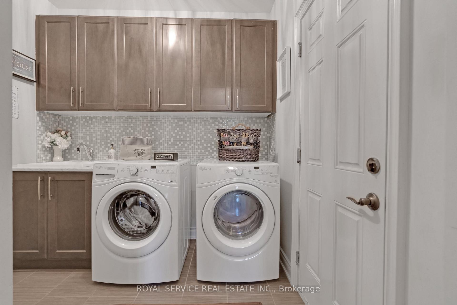 Photo 13 of 2 Northglen Drive, Clarington, Bowmanville — HOMEH