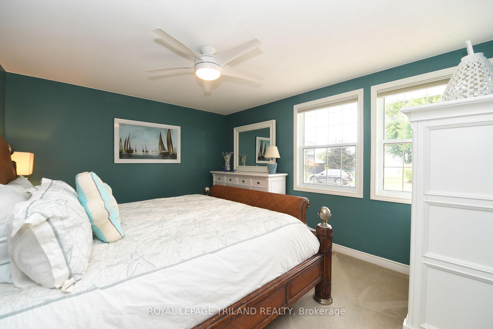 Photo 8 of 4733 Riverside Drive, St. Clair — HOMEH